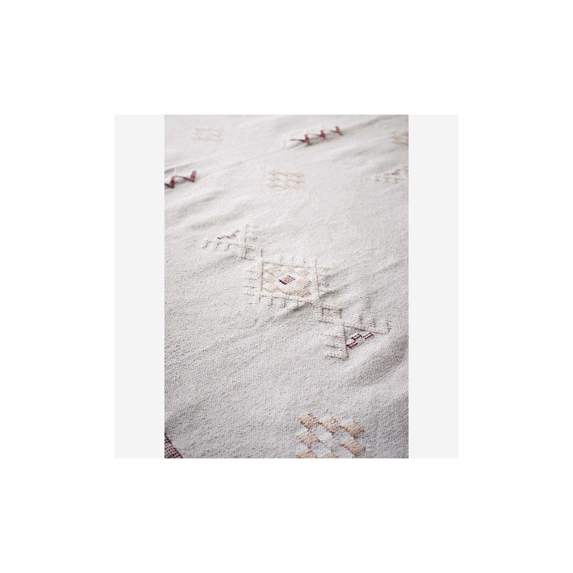  Handwoven cotton rug i Mint, off white, ruby wine, nude fra Madam Stoltz i Cotton (Varenr: AI-7054)